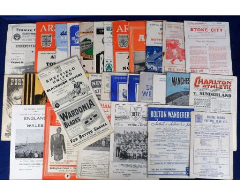 Football programmes, 1950's selection, approx. 30, inc. Charlton v Sunderland 52/53, Sheffield Weds v Bury 51/52, Hull v Midd