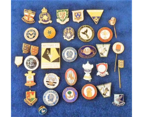 Football badges, a collection of 30+ English enamel badges, 1960's/70' wide range of Clubs inc. Leeds Utd, Bristol Rovers, Br