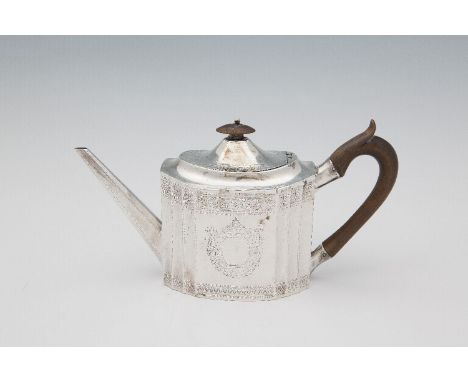 ***PLEASE NOTE ESTIMATE SHOULD READ €400 - €600***AN IRISH GEORGE III BRIGHT CUT ENGRAVED SILVER TEAPOT, Dublin 1792, mark of