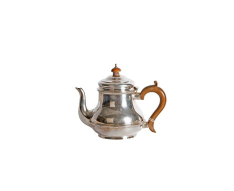 ***PLEASE NOTE: Weight should read c.12.5ozs***A SILVER BALUSTER SHAPED TEAPOT, Birmingham 1916, in the Georgian style, fitte