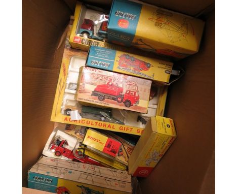 A collection of vintage Corgi cars to include agricultural part set, conveyancer fork lift and unboxed Leyland chassis