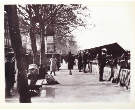 Atget,E.: Lichtbilder. Einl. v. C.Recht. Paris. u. Lpz., Jonquieres (1930). 4°. Mit 1 Portrait (v. B.Abbott) u. 96 brauntonig