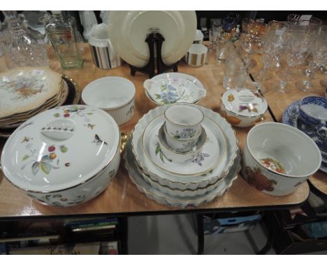A selection of tableware including Spode Stafford Flowers, Royal Worcester etc