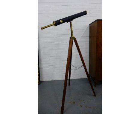 J. Lizars, Edinburgh terrestrial & astronomical telescope on brass mounted mahogany tripod, together with a fitted case and t