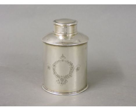 A silver tea caddy and cover, S Blankensee & Sons Ltd, 1913, engraved with a laurel roundel, 9cm high