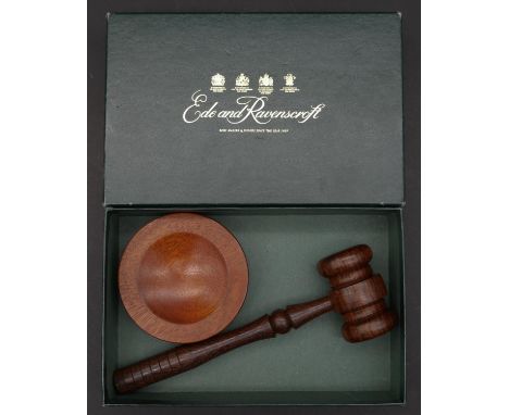 An Ede and Ravenscroft judge's gavel and block in it's original box. H.5.5 L.23.5 W.15.5cm (Box) 