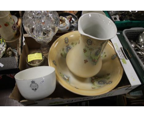 A JUG &amp; BOWL SET, GLASS LAMP, A LIDDED GLASS POT A/F AND A VINTAGE PUDDING BOWL 'THE QUEEN'S PUDDING BOILER NO. 18' A/F