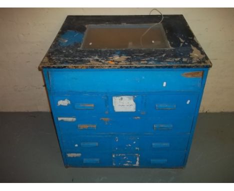 AN OLD SCHOOL LIGHT BOX CHEST OF DRAWERS DESIGNED FOR TRACING ACTIVITIES