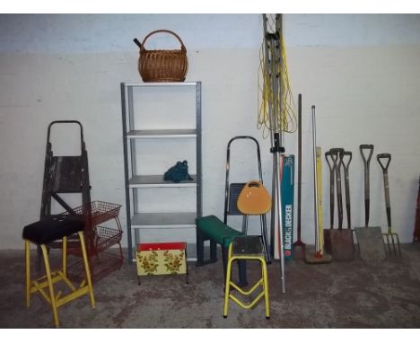 A SELECTION OF HOUSEHOLD ITEMS TO INCLUDE STEPLADDERS, STOOLS, GARDEN TOOLS AND SHELVES