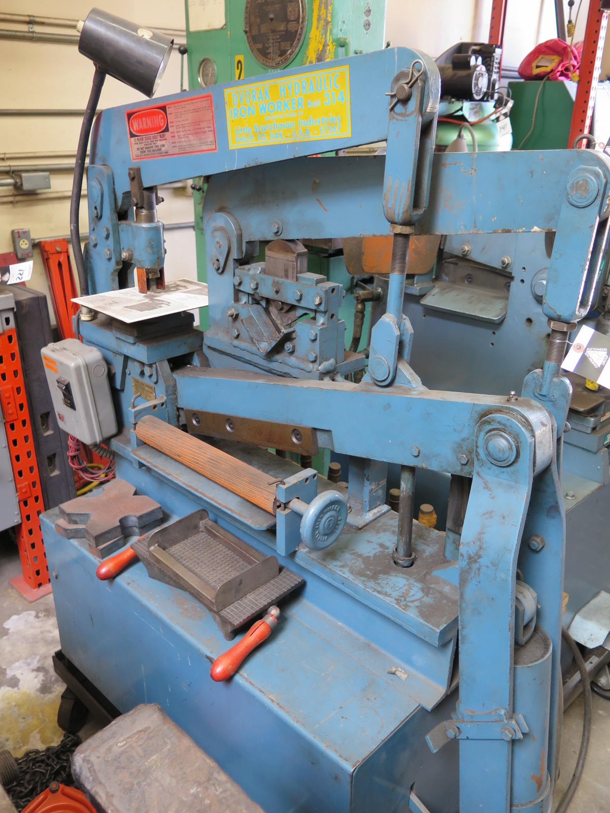 Scotchman mdl. 314 Dvorak Hydraulic Ironworker s/n 5002 w/ Punch, 14â