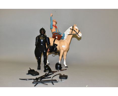 AN UNBOXED MARX 'NOBLE KNIGHTS' SIR CEDRIC THE BLACK KNIGHT ACTION FIGURE, No.2082 with a quantity of accessories and an unbo