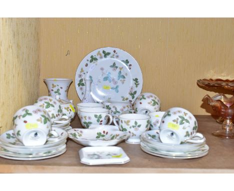 A WEDGWOOD WILD STRAWBERRY PATTERN TEA SET AND GIFT WARE, comprising eight cups, eight saucers, eight tea plates, bread and b