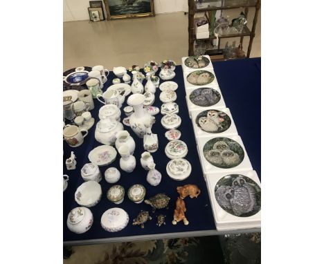 A large quantity of ceramics to inc Aynsley, Royal Doulton, Wedgwood, Goebel and Wade