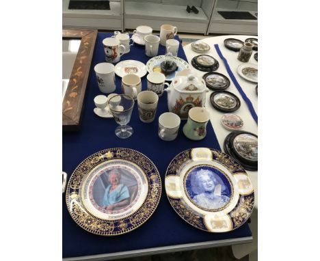 A quantity of ceramic Royal ephemera to inc plates, cups etc