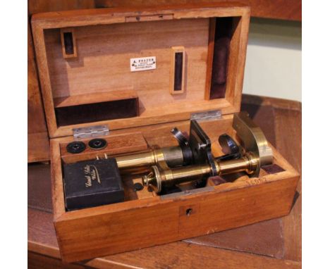 E Leitz Wetzlar microscope, cased - Frazer box