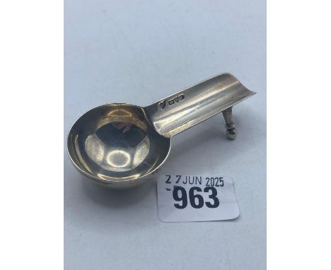 A pipe holder with rounded end 3.5 inches long Chester 1904 by EJH 31g