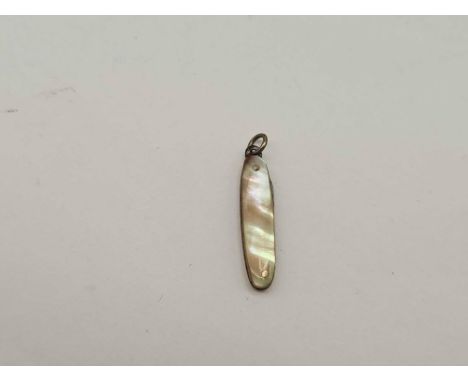 A pen knife charm with MOP panels 9ct