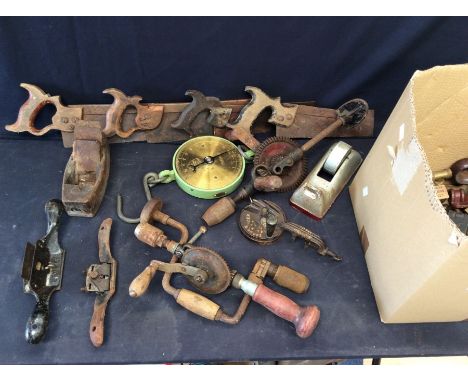 A small collection of mixed old tools (various ages) and mechanical items to include saws, weights, scales, tape holder, plan