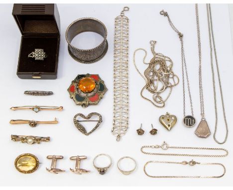 A small collection of silver and gold jewellery to include a ruby and seed pearl set 9ct gold bar brooch with later base pin,