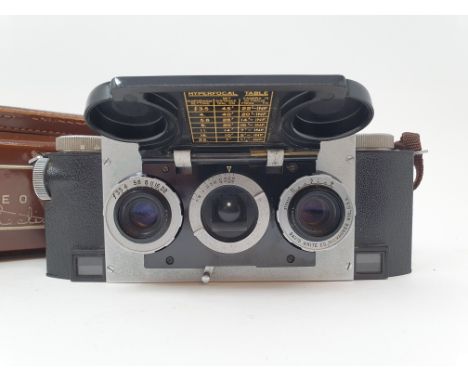 A Stereo Realist camera, with leather outer caseProvenance: Part of a vast single owner collection of cameras, lenses and pho