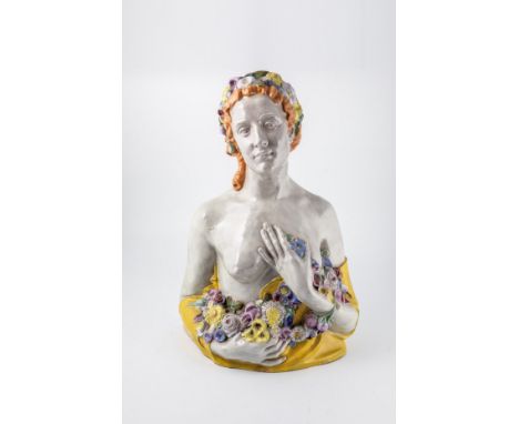 ''Flora'' Johanna Meier-Michel (1876 - 1945) Büste einer jungen blumengeschmückten Frau mit halb entblößter Brust. Majolika, 