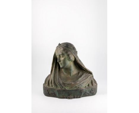 ''Heilige Elisabeth'' A. Rubelle (Entwurf),  Friedrich Goldscheider, Wien, um 1899/1900 Sockel mit Inschrift: ''ELISABETH''. 