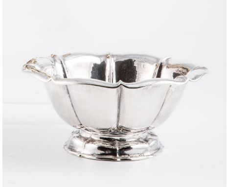 Silberschale Schwäbisch Gmünd, Wilhelm Binder (gegr. 1869), Anfang, 20. Jh. Silber. Runder, passig geschweifter Stand. Stand 