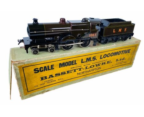 Bassett Lowke 'O' Gauge 5302/0 LMS 4-4-0 Compound 3-Rail 12v Electric Locomotive. The model itself presents in near mint cond