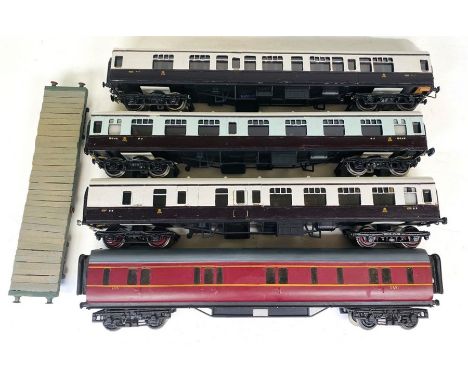 4x 'O' Gauge Coaches and 1x 'O' Gauge Wagon.&nbsp; 3x Lima Coaches, repainted and fitted with white metal bogies, chain link 