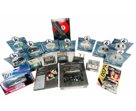 18x James Bond 007 Die Cast Models, Including Lone Star Gun. Most models are Corgi, all items are in mint 'as new' condition 