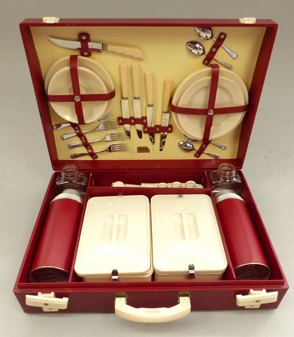 1950s vintage picnic set by Brexton, for four place settings including