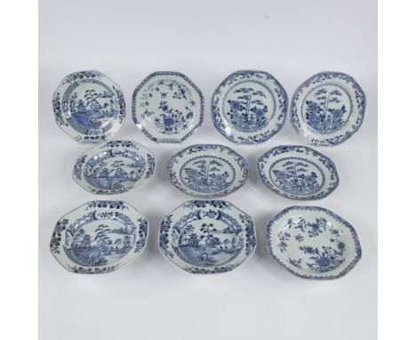Collection of 10 Chinese blue and white plates with landscape and floral decoration, 18th centuryLot van 10 Chinese blauw-wit