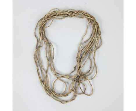Collection of 10 wreaths made from ostrich eggs, Mauritania, Neolithic or laterLot van 10 kransen gemaakt uit struisvogeleier