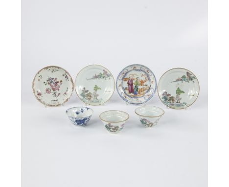 4 Chinese famille rose plates with decoration of flowers and landscapes and 3 cups, 18th/19th century4 Chinese bordjes famill