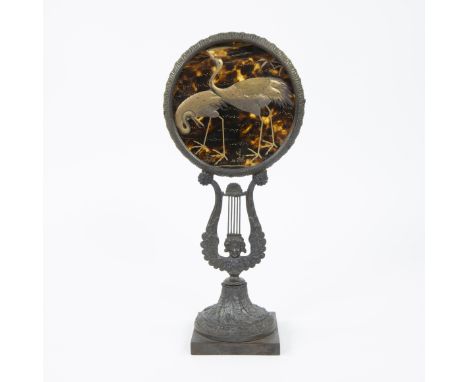 Beautiful metal ornament in the form of a winch with screen in tortoiseshell decorated with cranes, circa 1880Mooi metalen si