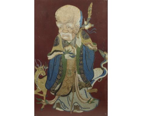 Chinese silk and gold thread embroidery depicting Shou Lau with deer, 18th/19th centuryChinees stiksel van zijde en gouddraad