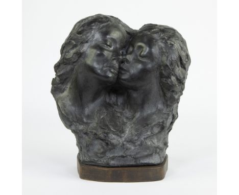 Georges WASTERLAIN (1889-1963), stone sculpture of 2 female heads, signedGeorges WASTERLAIN (1889-1963), stenen sculptuur van