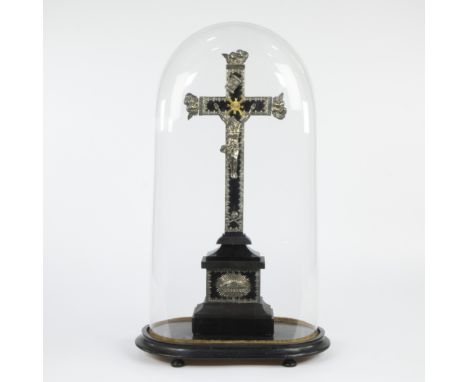 Beautifully executed baroque crucifix with Corpus Christi in finely detailed silver, mounted on a black lacquered wooden base