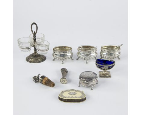 Collection of silver consisting of 3 salt cellars with crystal liner, salt cellar with blue liner, pepper- salt- mustard set,