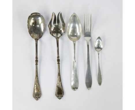 DELHEID, silver cutlery and 2-piece serving set, grade 800, weight 2480 gramsDELHEID, zilveren bestek en 2-delige serveerset,