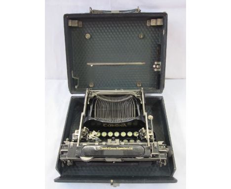 LC Smith and Corona 1930's black metal typewriter in carrying case 31 x 25cm