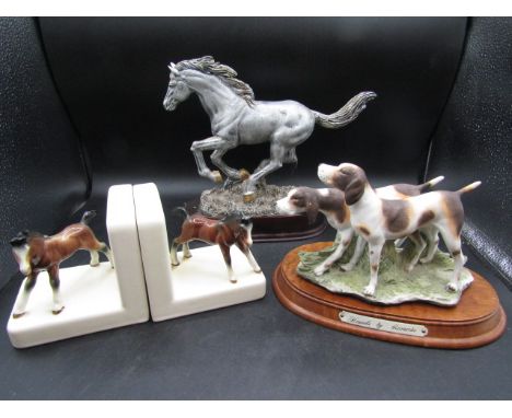 Horse and hounds- ceramic horse book ends, Leonardo Hounds figure and a silver coloured horse figure&nbsp;