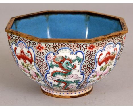 A SMALL GOOD QUALITY 20TH CENTURY CHINESE CANTON ENAMEL HEXAGONAL BOWL, the sides decorated with panels of bats and peach alt