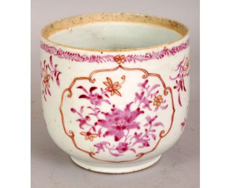 AN 18TH CENTURY CHINESE QIANLONG PERIOD PORCELAIN SUGAR BASIN, painted in puce enamel and gilding with foliate panels and loo