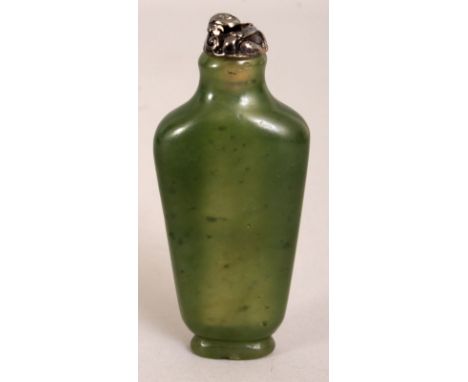 A CHINESE SPECKLED GREEN JADE SNUFF BOTTLE & SILVER-METAL STOPPER, 3in high.