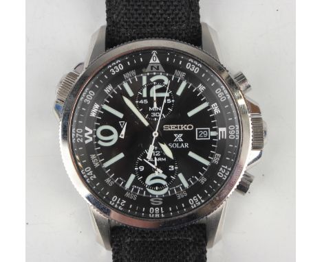 A Seiko Solar stainless steel cased gentleman's chronograph wristwatch, model V172-0AL0, the signed black dial with subsidiar