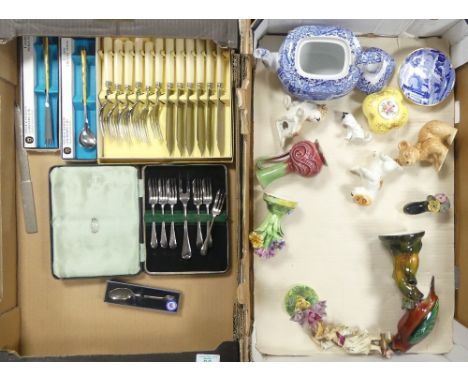 A mixed collection of items to include cased cutlery, Spode Italian blue and white tea pot and trinket dishes, Coalport lidde