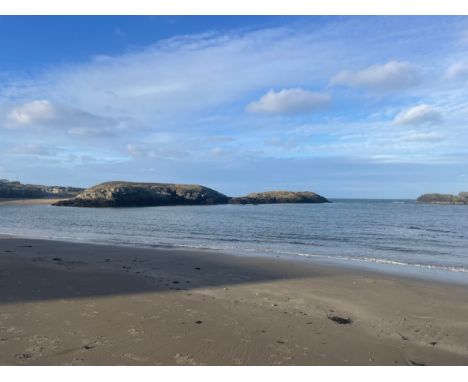 Newly renovated, not yet on the market holiday home in Anglesey  Located on the inland coast in Anglesey, Wales. This 2 bed b