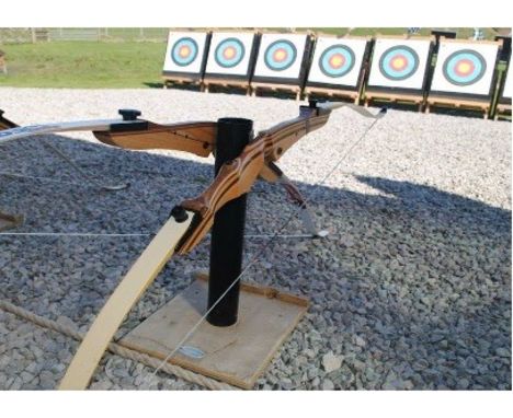 Introduction to Archery Course for 2 people at the Award winning Ringinglow Archery &amp; Target Sports Centre - These introd