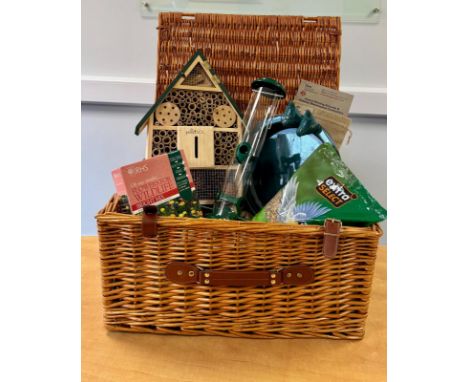 Eco Hamper – A Perfect Gift for Nature Lovers  This beautifully presented wicker&nbsp;hamper&nbsp;is packed with everything y